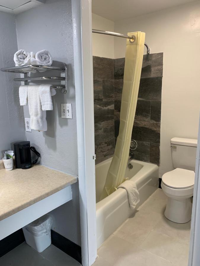 Royalinn 伊丽莎白敦 外观 照片